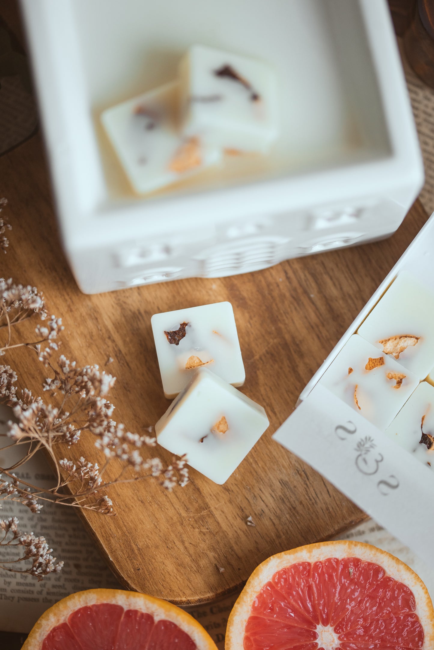 Pink Grapefruit & Vanilla Scented Soy Wax Melts